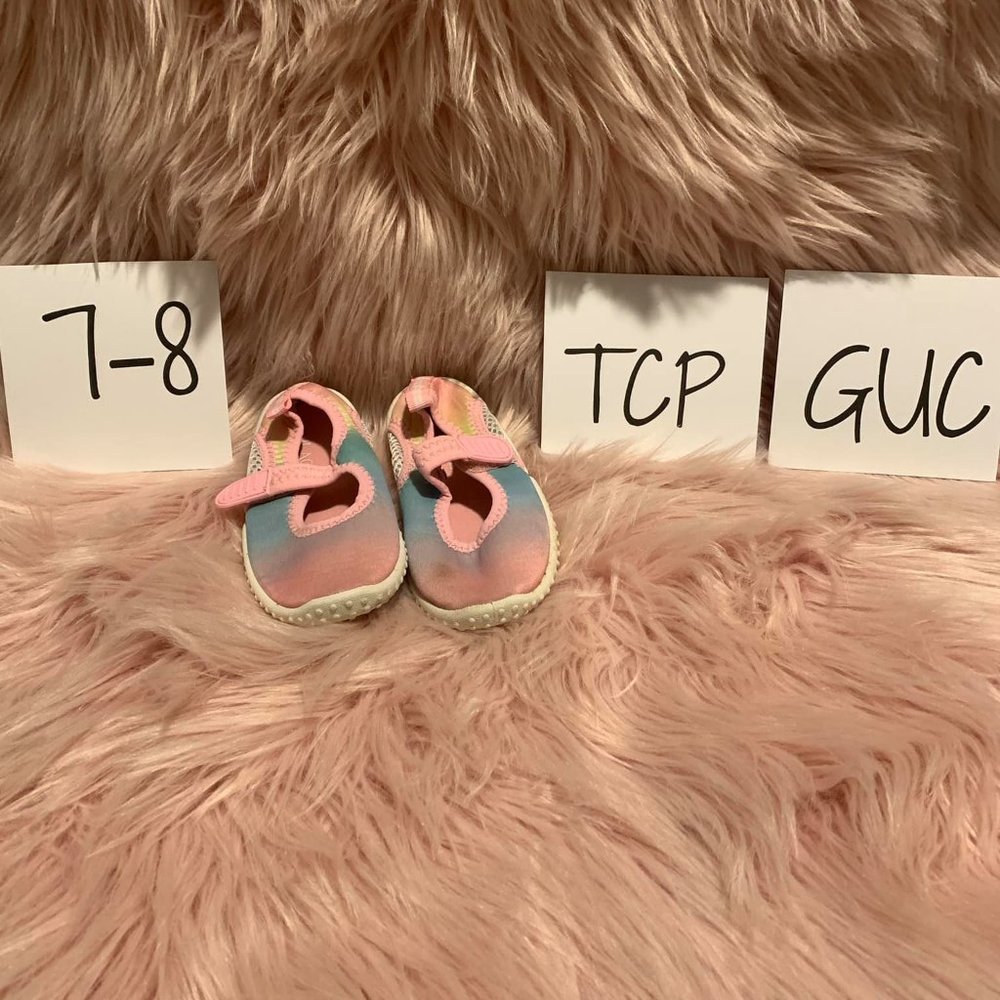 TCP 7-8 water shoes